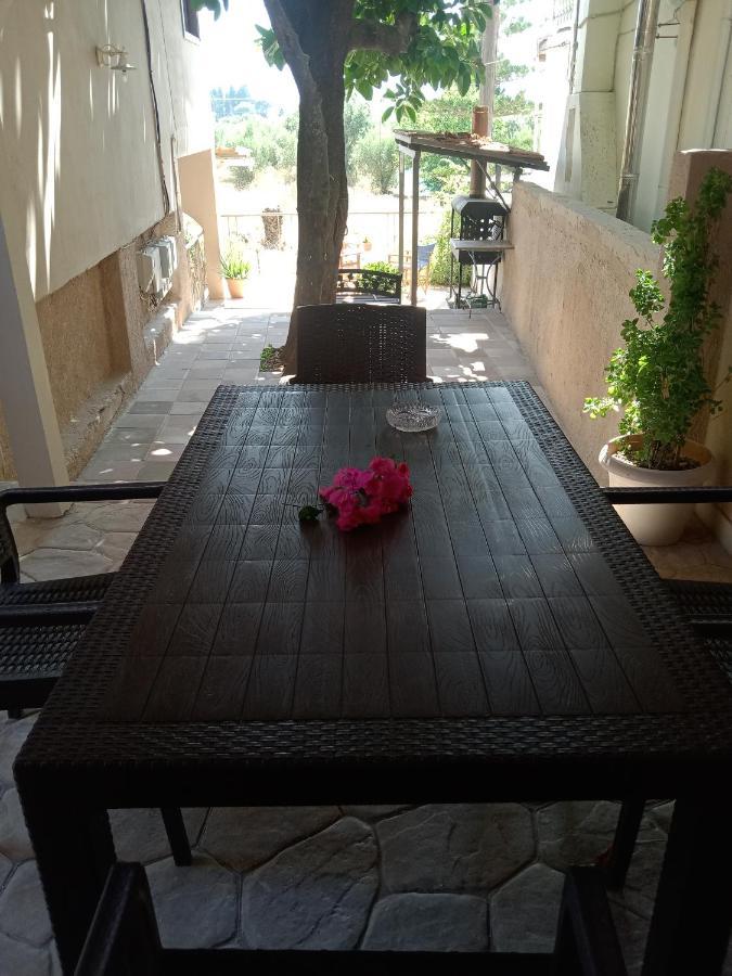 Menegis Apartment Zakynthos stad Exteriör bild