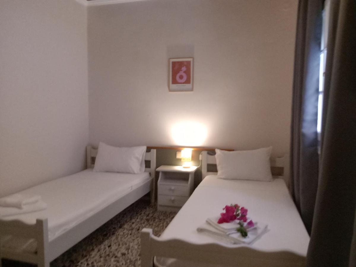 Menegis Apartment Zakynthos stad Exteriör bild