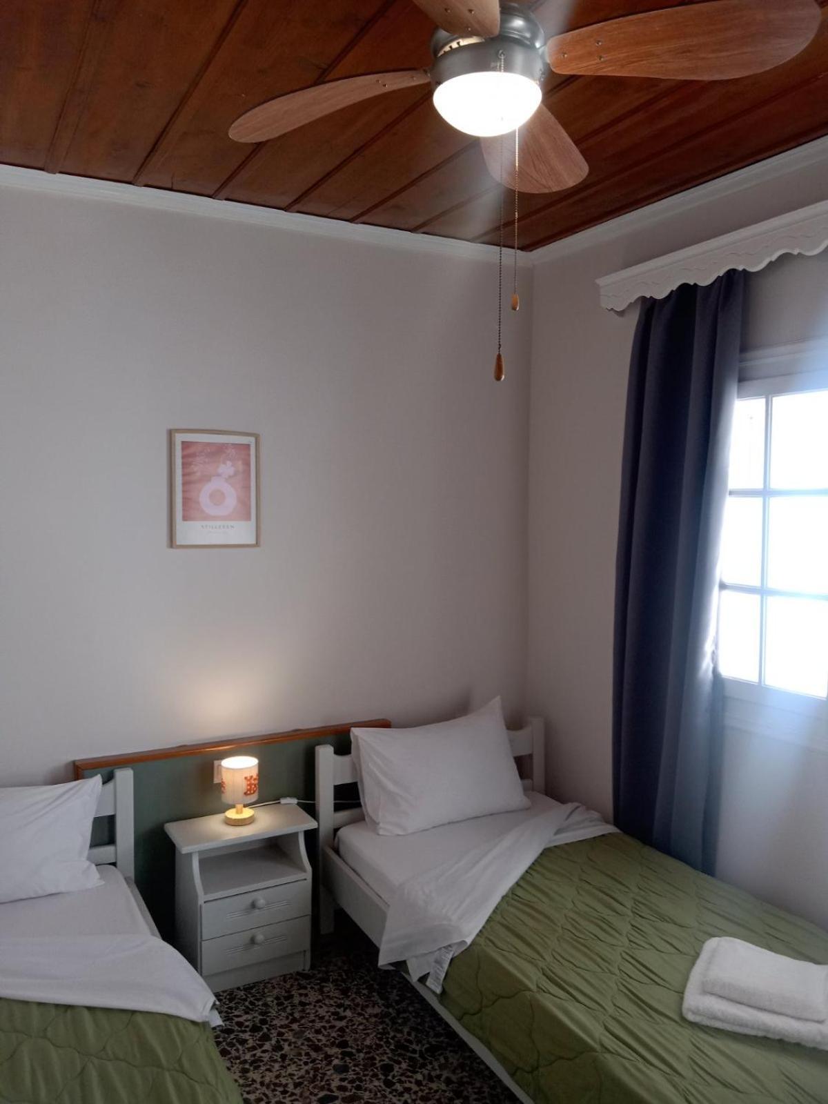 Menegis Apartment Zakynthos stad Exteriör bild